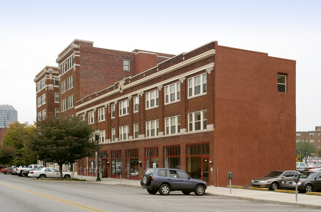 The Davlan in Indianapolis, IN - Foto de edificio - Building Photo