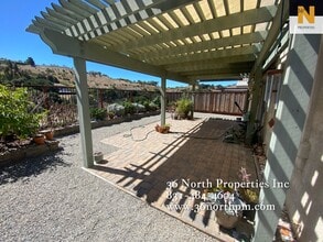 19607 Bavella Ct in Salinas, CA - Building Photo - Building Photo