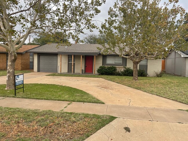 5406 49th St in Lubbock, TX - Building Photo - Building Photo