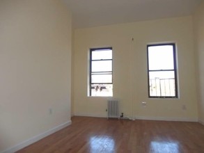 341 E 6th St in New York, NY - Building Photo - Interior Photo