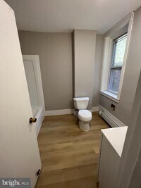 2029 E Orleans St photo'