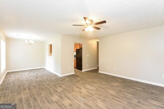 144 Aderhold St in Fairburn, GA - Building Photo - Building Photo