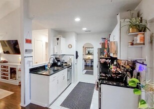 1015 E Yager Ln in Austin, TX - Building Photo - Building Photo