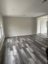 43 Towpath Rd in Levittown, PA - Foto de edificio - Building Photo