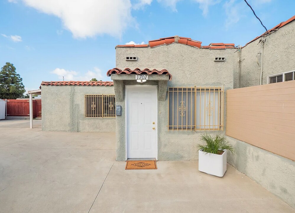 1707 261st St in Harbor City, CA - Building Photo