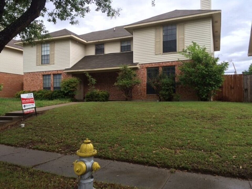 7700 Kings Ridge Rd in Frisco, TX - Building Photo