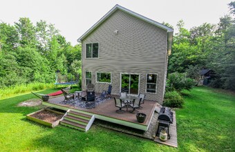 1180 N Rd in Sunderland, VT - Building Photo - Building Photo