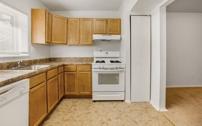 Barclay Square Apartments in Beltsville, MD - Building Photo - Building Photo