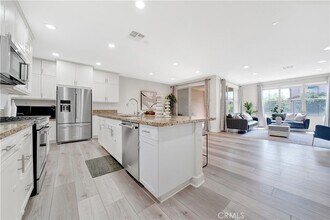 92 Capricorn in Irvine, CA - Building Photo - Building Photo