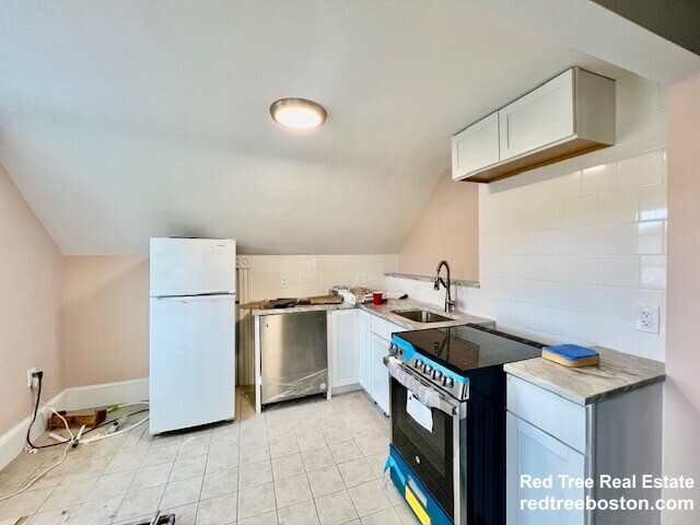 9 Cushman Rd, Unit 3