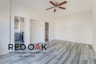 2737 San Marino St in Los Angeles, CA - Building Photo - Building Photo