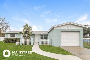 935 S Courtenay Pkwy in Merritt Island, FL - Building Photo