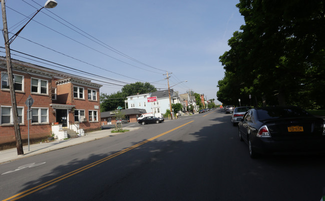 156 Morton Ave in Albany, NY - Building Photo - Building Photo