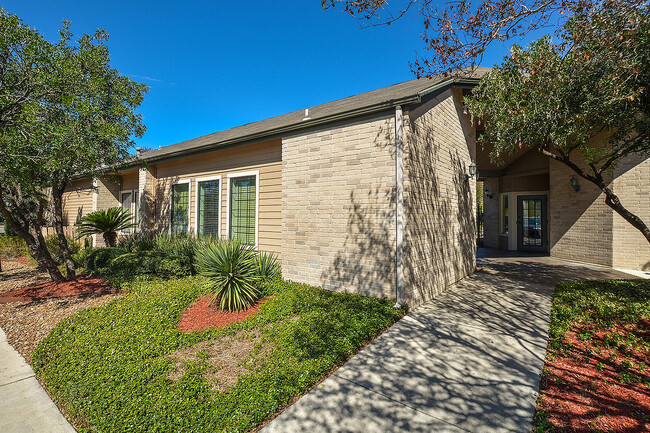 Canyon Point in San Antonio, TX - Building Photo - Building Photo