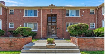 Whitmore Apartments in Detroit, MI - Building Photo - Interior Photo