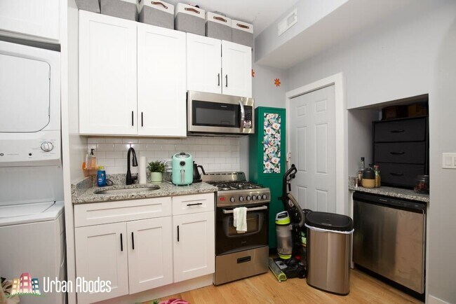 1624 W Beach Ave in Chicago, IL - Building Photo - Building Photo