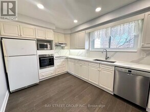 55 Taylor Rd in Ajax, ON - Building Photo - Building Photo