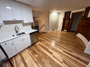 34 Bow St, Unit 2T in Somerville, MA - Foto de edificio - Building Photo