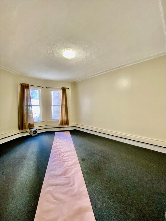 542 E 182nd St in Bronx, NY - Building Photo