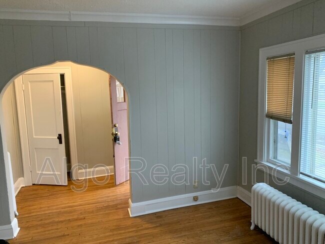 1519 Queen Ave N in Minneapolis, MN - Building Photo - Building Photo
