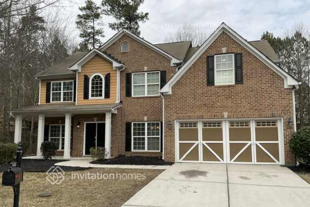 property at 625 Excalibur Ct SE