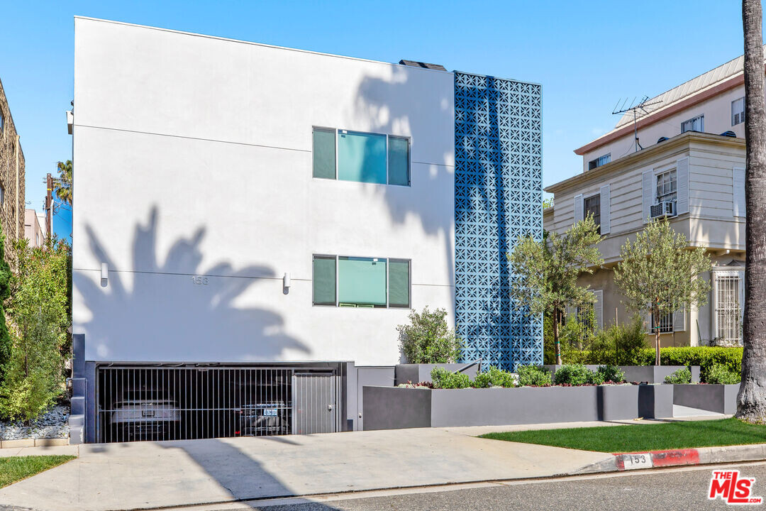 153 S Palm Dr in Beverly Hills, CA - Building Photo