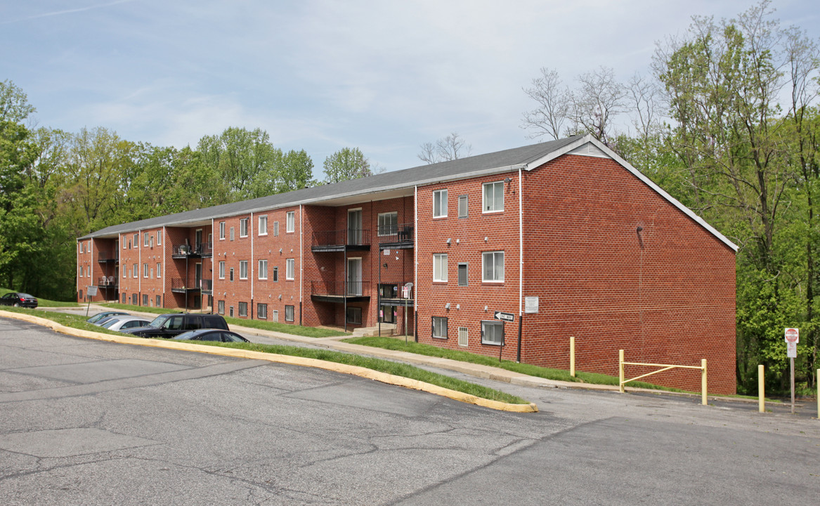 Seminole Court Apartments in Baltimore, MD - Building Photo