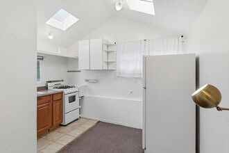 500 Humboldt Rd in Brisbane, CA - Building Photo - Building Photo