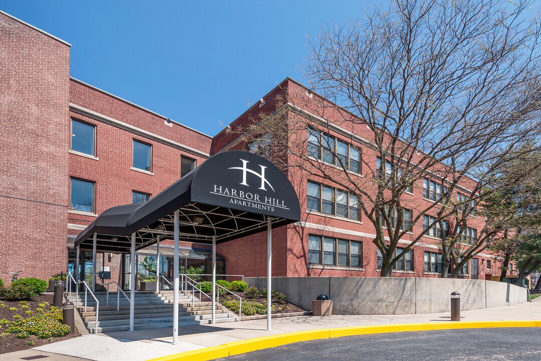 Harbor Hill Apartments Photo
