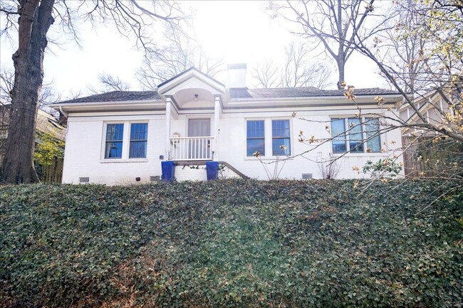 1129 Alta Ave NE in Atlanta, GA - Building Photo - Building Photo
