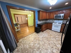 34 McAlester Ave in Hicksville, NY - Building Photo - Building Photo