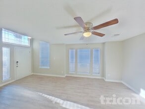 3416 Tulip Ln in Rowlett, TX - Foto de edificio - Building Photo