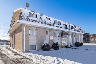 Riverstone Place & Millstone Place in Kingston, ON - Building Photo - Building Photo