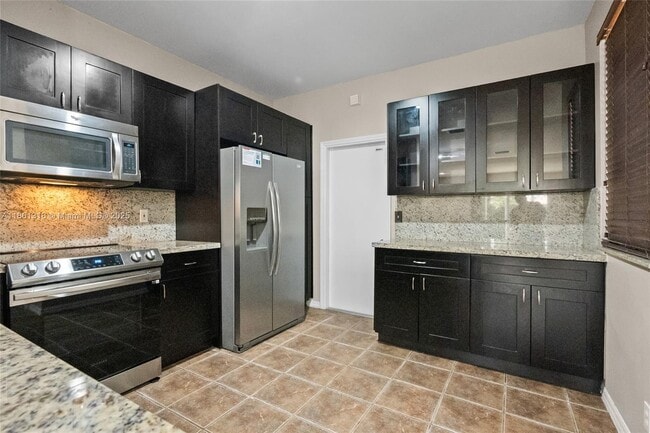 property at 2082 Madeira Dr