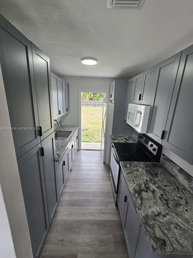 26633 SW 138th Ct in Homestead, FL - Building Photo - Building Photo