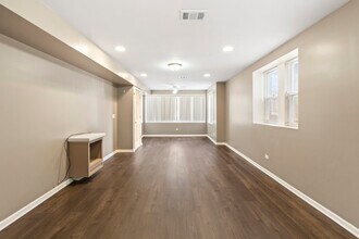 323 Memorial Dr in Calumet City, IL - Building Photo - Building Photo