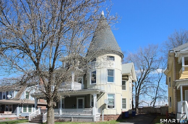 75 Wilcox Ave in Meriden, CT - Building Photo - Building Photo