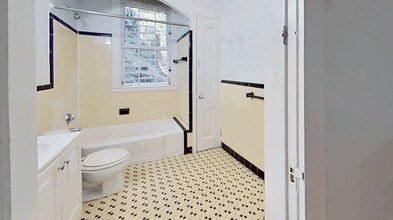 1789 Commonwealth Ave in Boston, MA - Building Photo - Building Photo