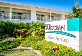 Ocean Villa Apartments in Boca Raton, FL - Building Photo - Building Photo