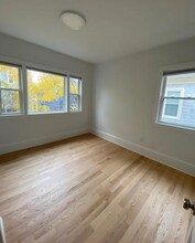 37 Spencer Ave, Unit 2 in Somerville, MA - Foto de edificio - Building Photo