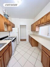 35 Central Pk N in New York, NY - Building Photo - Building Photo