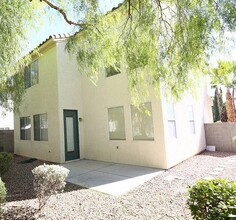 9776 Floweret Ave in Las Vegas, NV - Building Photo - Building Photo