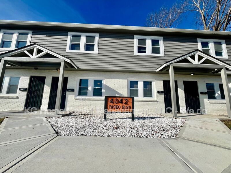 4044 The Paseo in Kansas City, MO - Building Photo