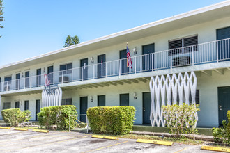 Coral Terrace in Miami, FL - Building Photo - Building Photo