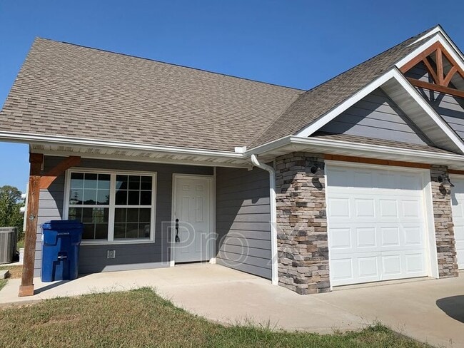 property at 611 Easton Dr