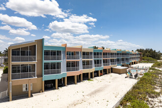 LaCosta Condominium in Bradenton Beach, FL - Building Photo - Building Photo