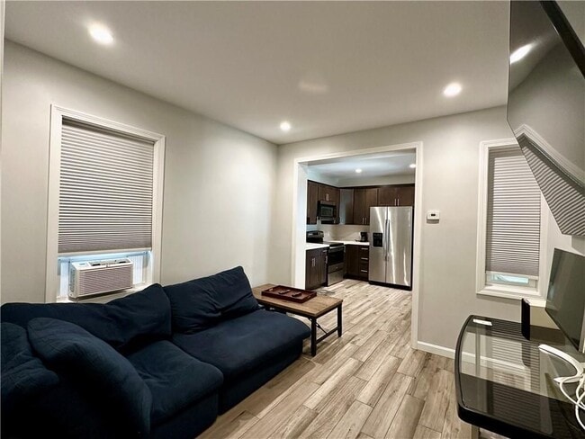 29 Ann St in Newport, RI - Building Photo - Building Photo