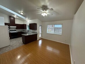 2102 S 8th St in Cottage Grove, OR - Building Photo - Building Photo