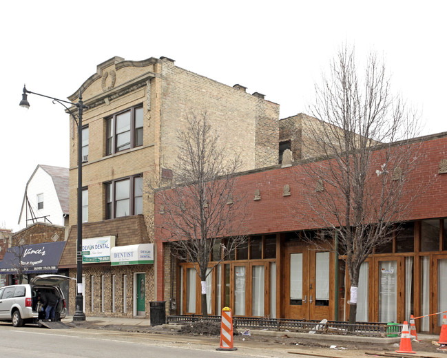 1529 W Devon Ave in Chicago, IL - Building Photo - Building Photo