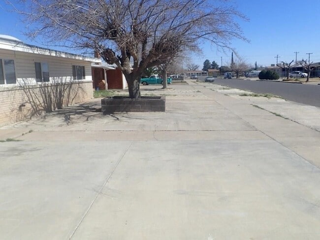 4931 Maxwell Ave in El Paso, TX - Building Photo - Building Photo